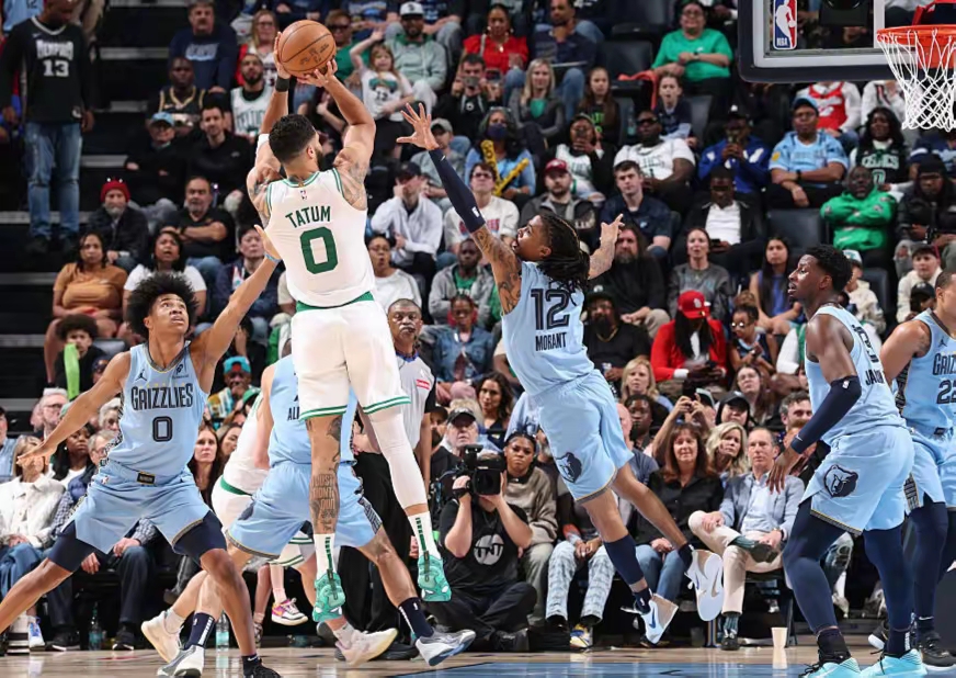 关于伦敦举行F1赛车比赛,湖人表现压倒性的信息 关于伦敦举行F1赛车比赛,湖人表现压倒性的信息