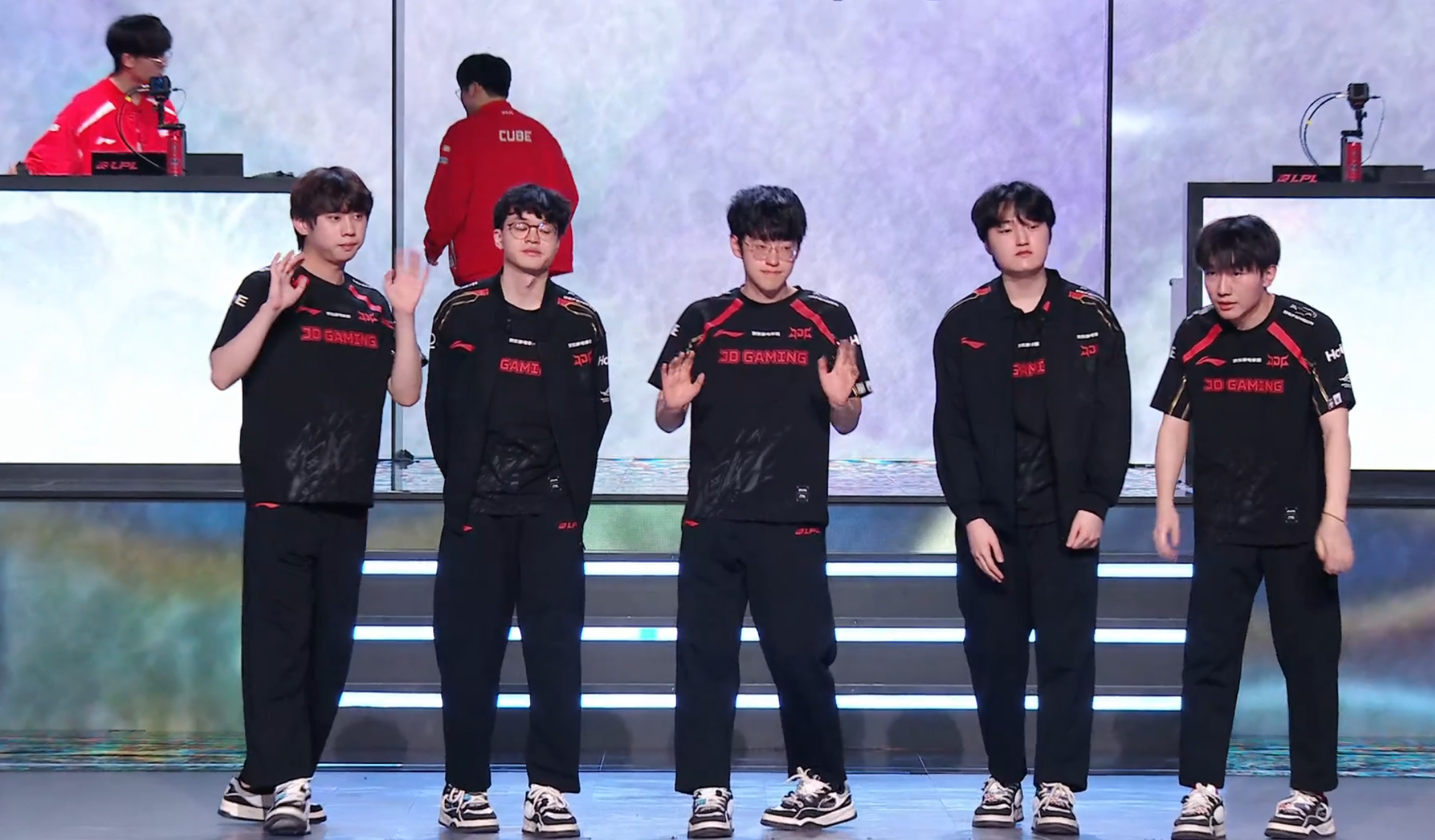 IG碾压FPX，Scout团战一打五全球总决赛3:1（北京）