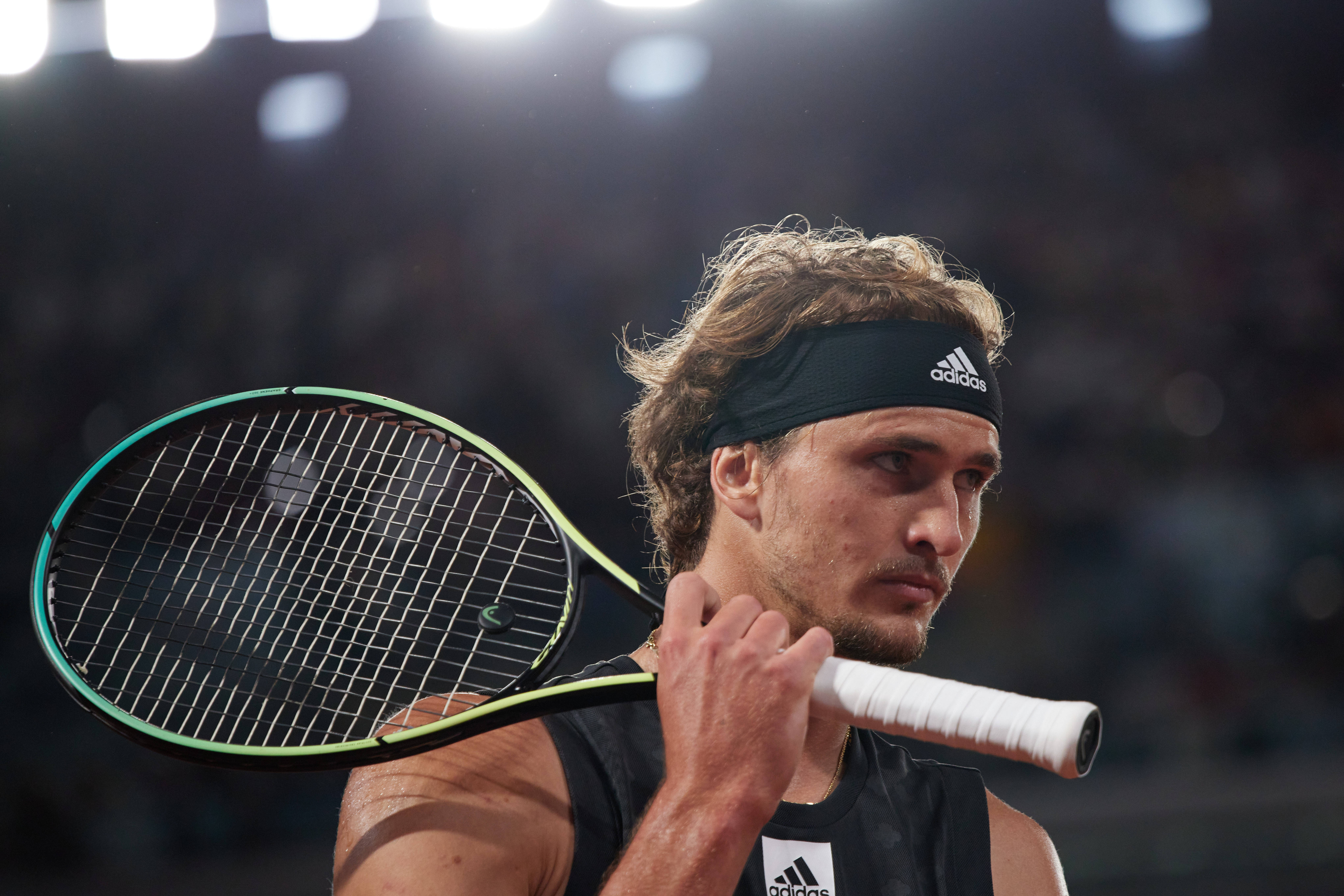 包含欧洲网球队逆转法国网球队，兹维列夫惊艳世界的词条