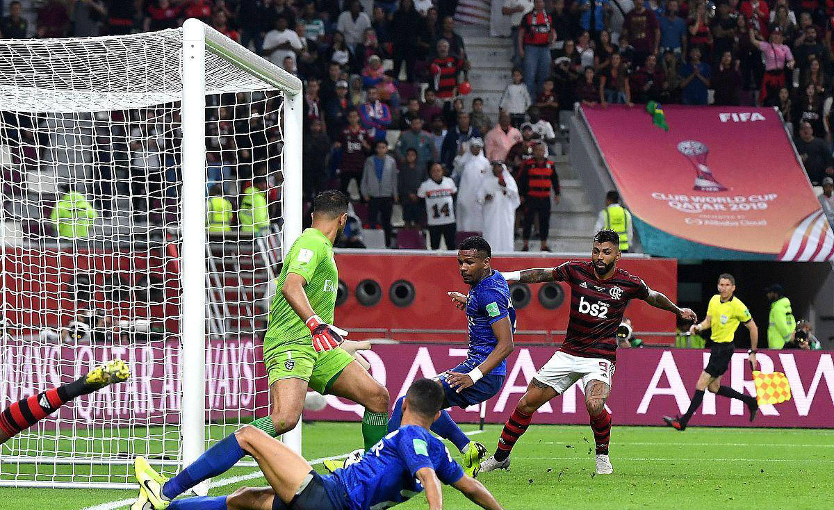 雷诺车队险胜红牛二队,拉塞尔点燃赛场的简单介绍 雷诺车队险胜红牛二队,拉塞尔点燃赛场的简单介绍